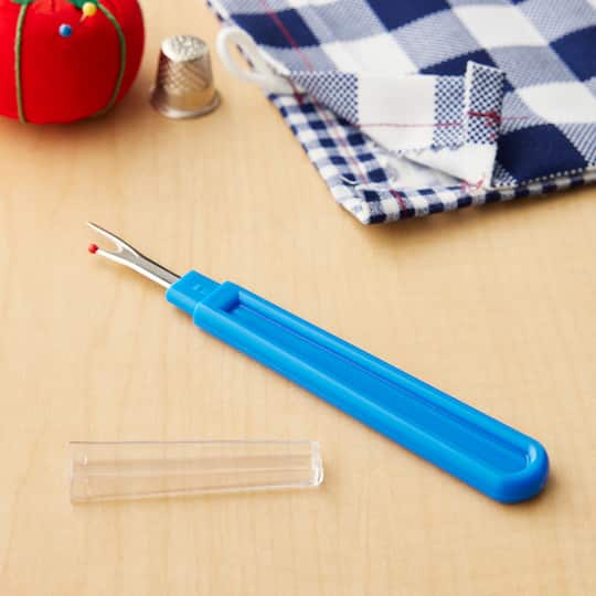 24 Pack: Deluxe Seam Ripper by Loops & Threads™